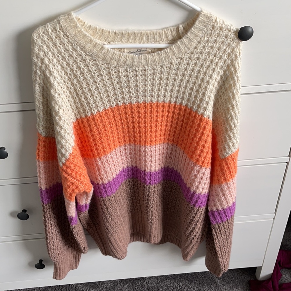 Universal Thread!! Sweater - Picture 4 of 4